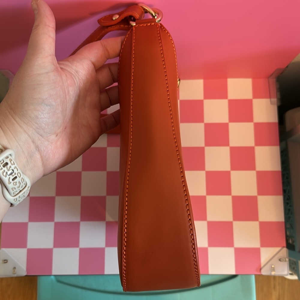 Italian Leather Deep Orange Crossbody Bag with Gold Chain. Excellent Condition. - Picture 5 of 10
